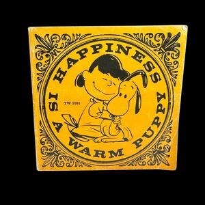 Vintage 1970 Happiness is a Warm Puppy Peanuts Charles Schulz Scholastic TW 1801